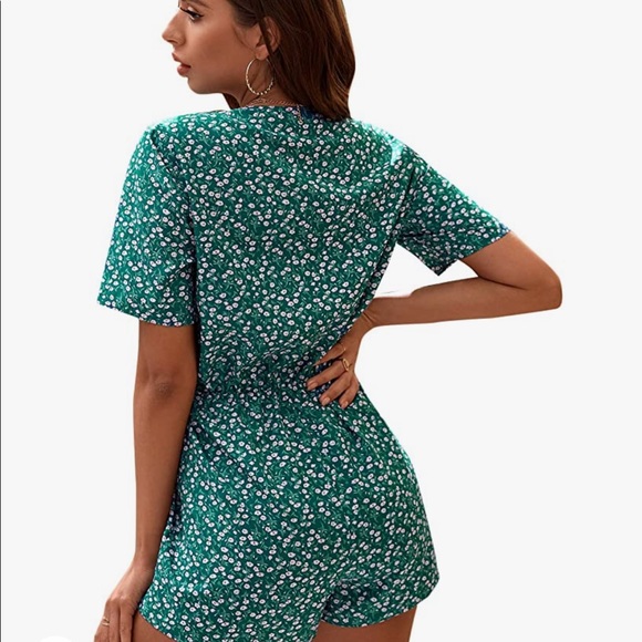NWOT Green Floral Romper - Picture 2 of 7